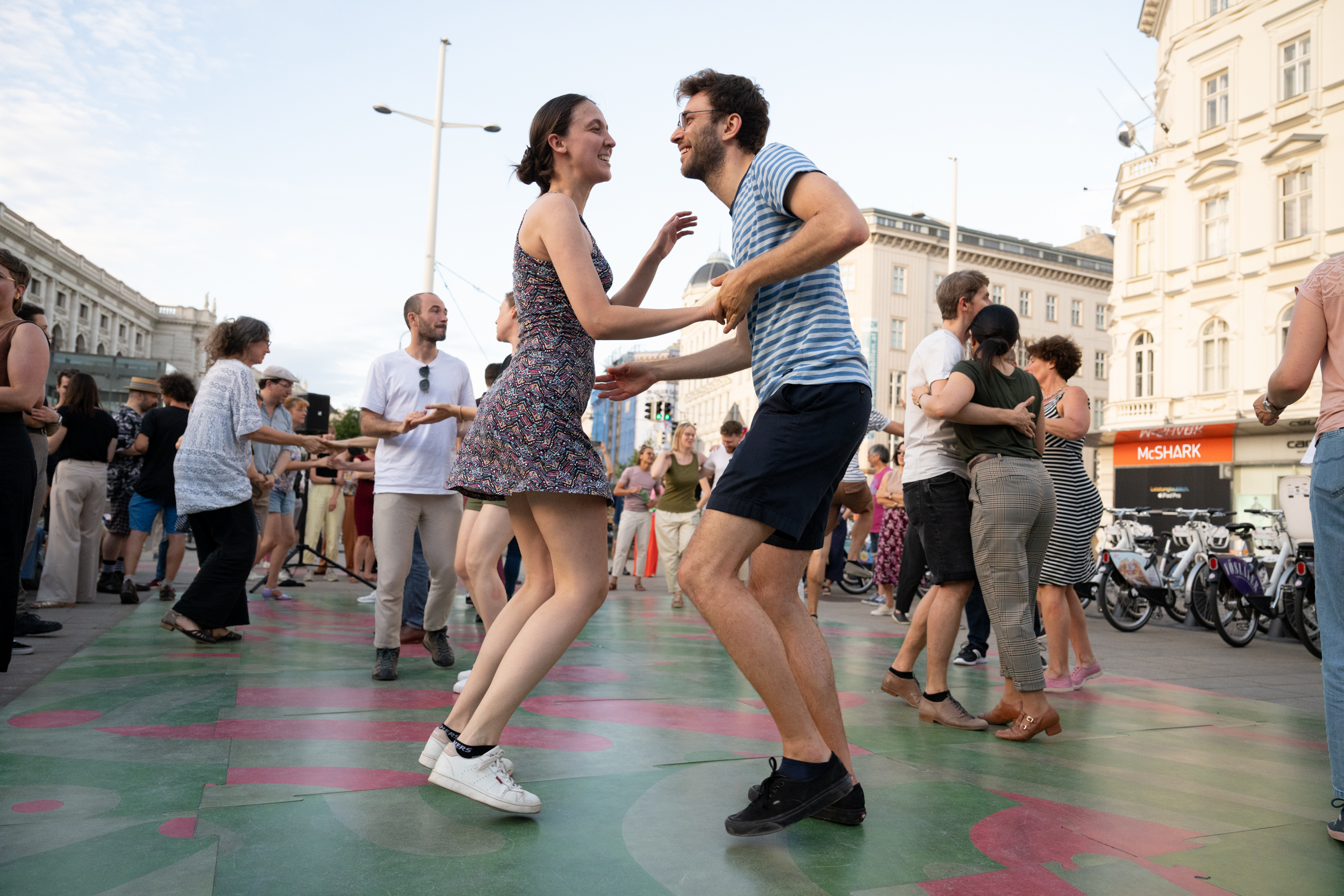 054_Neubau_tanzt_lowres_04. Juli 2024_©_Liebentritt